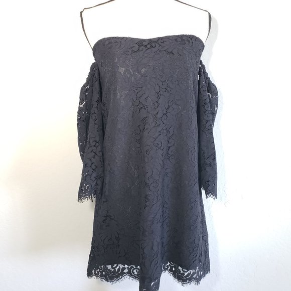 Cupcakes and cashmere Black Off the Shoulder Dress - Picture 3 of 8